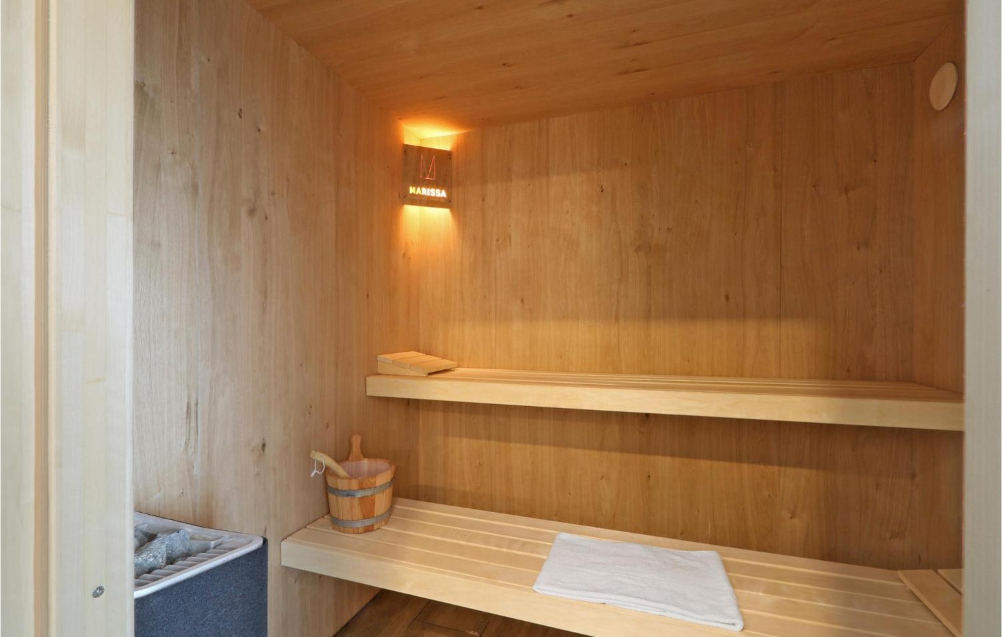 Cozy Home In Lembruch-Duemmer See With Sauna 外观 照片